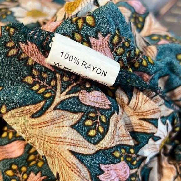 We Love Fashion Pants - Picture 5 of 5